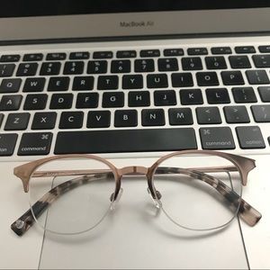 Warby Parker Frames “Violet” in Rose Gold